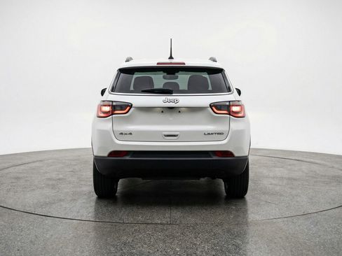 Used 2025 Jeep Compass Latitude AWD/4WD image 7