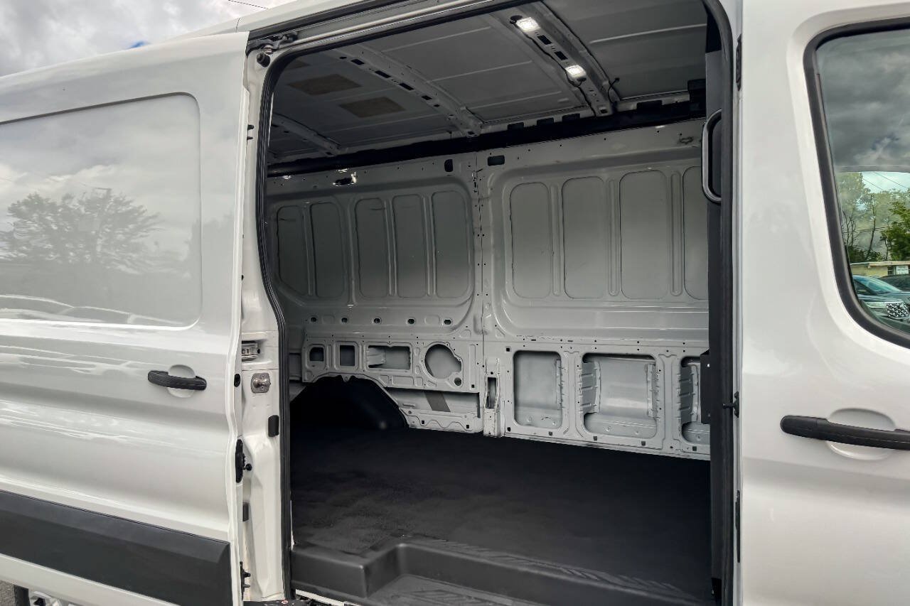 Used 2022 Ford E-Transit Medium Roof w/ Parcel Delivery Package RWD image 11