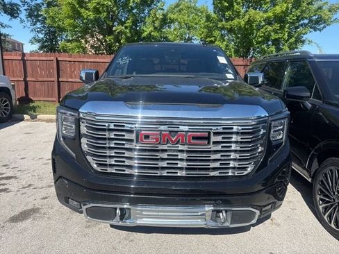 Used 2023 GMC Sierra 1500 Denali w/ Denali Reserve Package AWD/4WD image 2