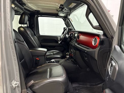 Used 2019 Jeep Wrangler Unlimited Rubicon w/ Cold Weather Group AWD/4WD image 29