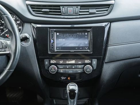 Used 2017 Nissan Rogue SV w/ Midnight Edition Package AWD/4WD image 26