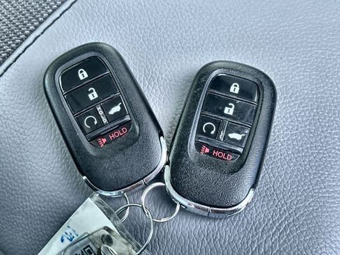 Used 2025 Honda Pilot EX-L image 28