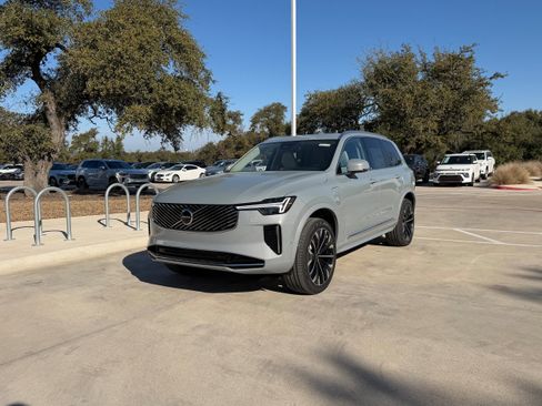 New 2026 Volvo XC90 T8 Ultra w/ Protection Package Premier image 2