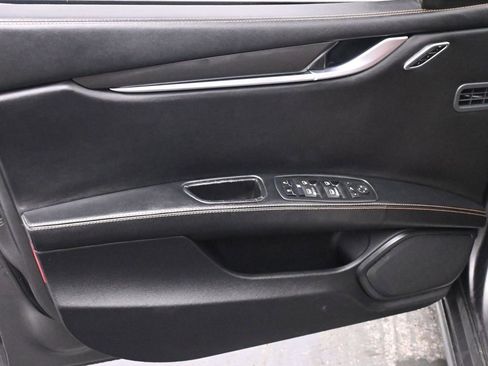 Used 2017 Maserati Ghibli RWD image 13
