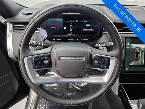 Used 2025 Land Rover Range Rover SE AWD/4WD image 19