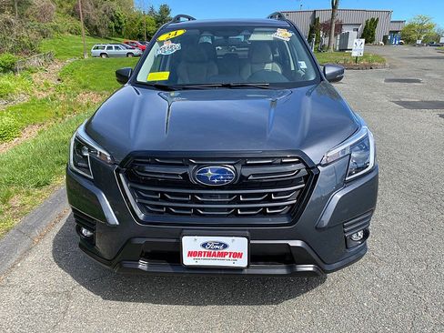 Used 2024 Subaru Forester Limited AWD/4WD image 2