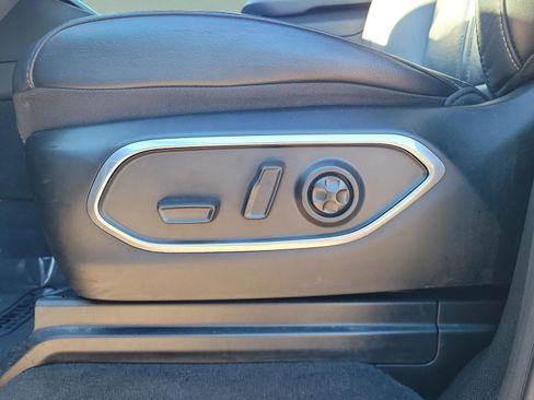 Used 2024 Jeep Wagoneer L Series II w/ Flexible Seating Group image 24