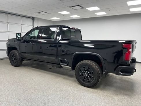 Used 2024 Chevrolet Silverado 3500 High Country w/ Technology Package AWD/4WD image 7