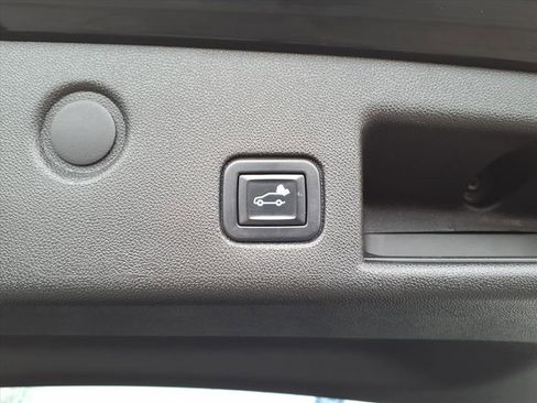 Used 2022 Chevrolet Equinox RS image 12