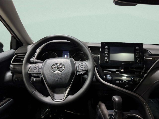 Used 2022 Toyota Camry SE w/ Cold Weather Package FWD image 10
