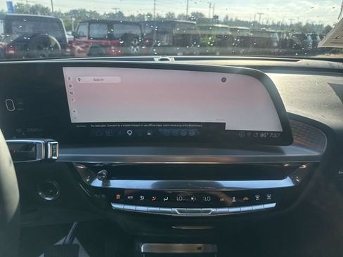 Used 2024 Cadillac Lyriq Luxury RWD image 17