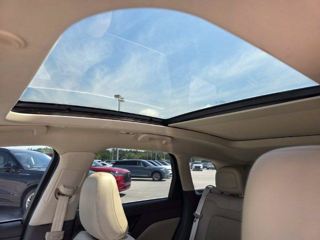 Certified 2021 Lincoln Corsair Reserve w/ Elements Package FWD image 10