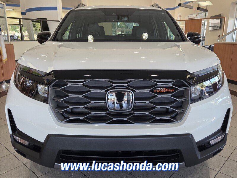 Used 2024 Honda Passport TrailSport image 2