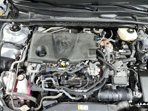 Used 2025 Toyota Camry LE FWD image 12