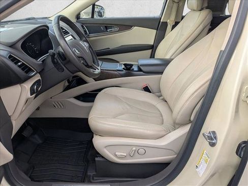 Used 2016 Lincoln MKX Reserve w/ Cargo Utility Package FWD image 16