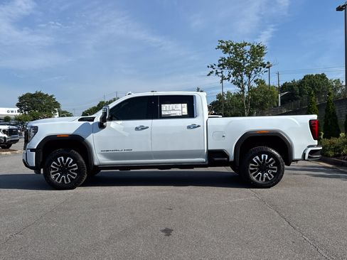 New 2026 GMC Sierra 2500 Denali Ultimate AWD/4WD image 13