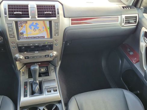 Used 2019 Lexus GX 460 Premium image 16