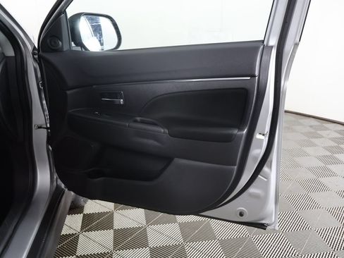 Used 2023 Mitsubishi Outlander Sport ES AWD/4WD image 18
