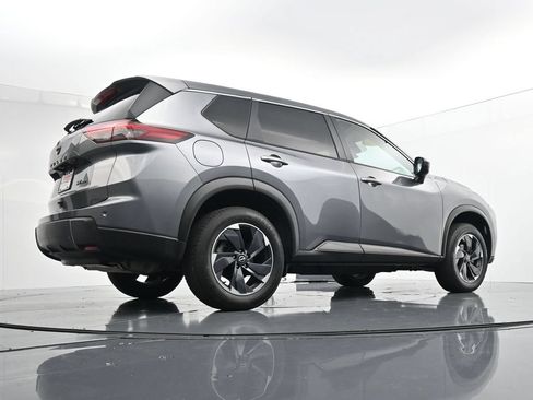 Used 2024 Nissan Rogue SV AWD/4WD image 29