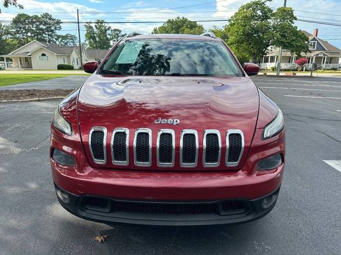 Used 2016 Jeep Cherokee Latitude w/ Comfort/Convenience Group FWD image 3