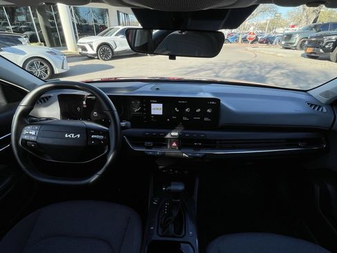 Used 2025 Kia K4 EX image 10
