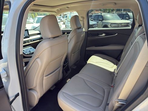 Used 2021 Lincoln Nautilus Reserve w/ Equipment Group 201A AWD/4WD image 11