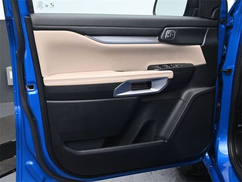 Used 2025 Ford Ranger Lariat w/ Chrome Accent Package image 21