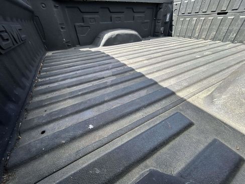 Used 2021 GMC Sierra 2500 SLT w/ SLT Premium Package image 16