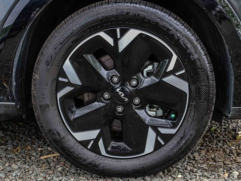 Certified 2025 Kia Niro Wind w/ Wind Preserve Package FWD image 25