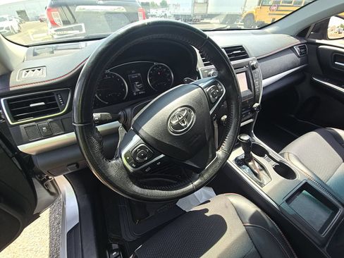 Used 2016 Toyota Camry SE FWD image 14