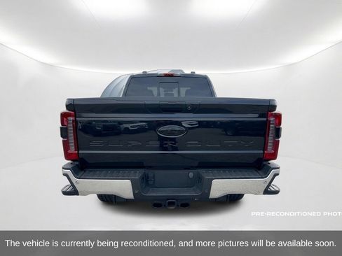 Used 2024 Ford F250 Lariat w/ FX4 Off-Road Package AWD/4WD image 7