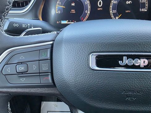 New 2025 Jeep Grand Cherokee Limited w/ Black Appearance Package image 30