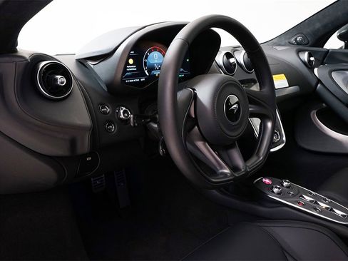 New 2025 McLaren GTS image 17