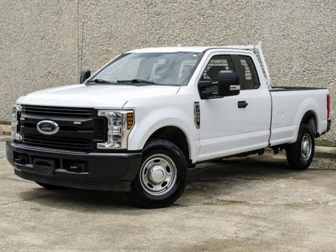 Used 2019 Ford F250 XL w/ Power Equipment Group RWD image 5