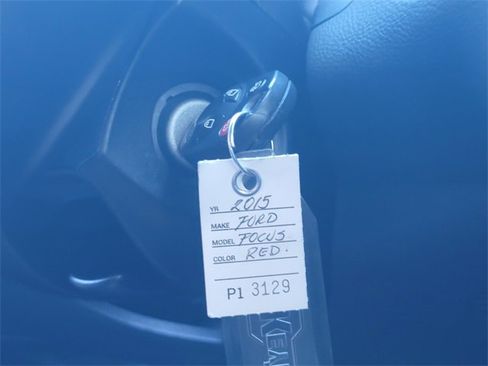 Used 2015 Ford Focus SE w/ Equipment Group 201A image 24