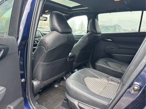 Used 2022 Toyota Highlander XSE image 5
