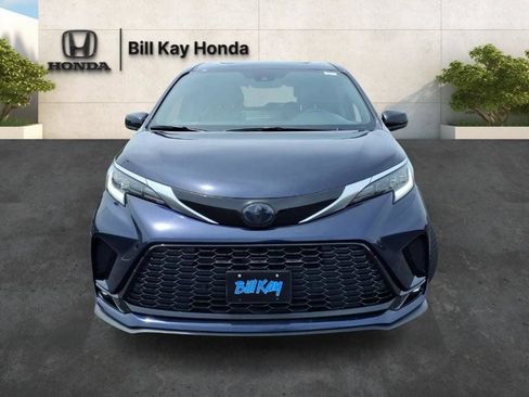 Used 2021 Toyota Sienna XSE w/ XSE Plus Package FWD image 9
