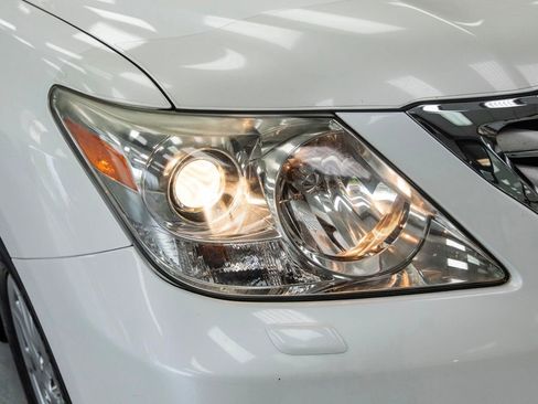 Used 2010 Lexus LX 570 4WD image 9