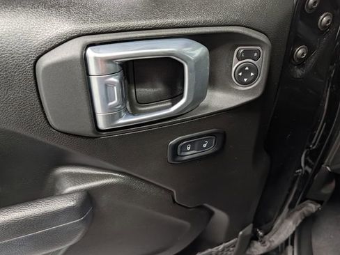 Used 2024 Jeep Wrangler Unlimited AWD/4WD image 16