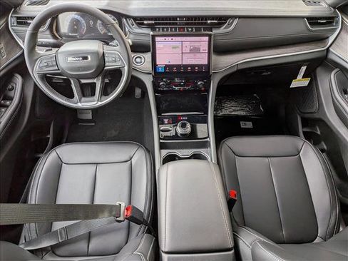 New 2025 Jeep Grand Cherokee L Limited image 15