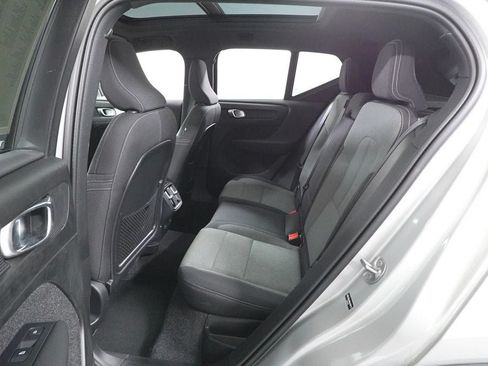 Used 2025 Volvo XC40 B5 Core AWD/4WD image 25