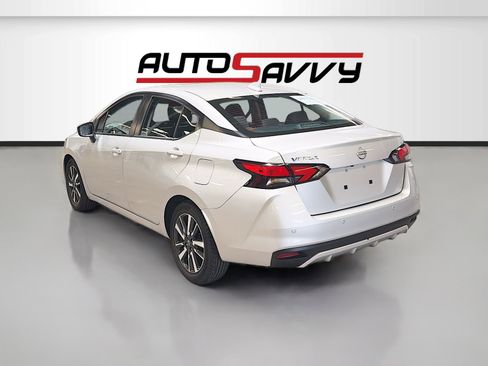 Used 2025 Nissan Versa SV FWD image 5