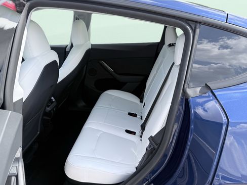 Used 2023 Tesla Model Y Long Range AWD/4WD image 23