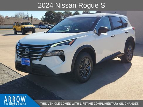 Used 2024 Nissan Rogue S image 4