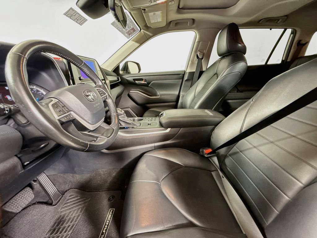 Certified 2023 Toyota Highlander XLE AWD/4WD image 22