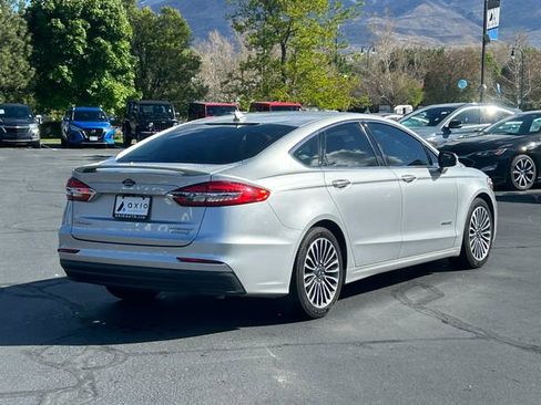 Used 2019 Ford Fusion Titanium FWD image 3