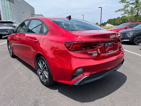 Used 2024 Kia Forte LXS FWD image 3