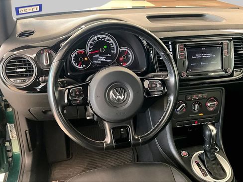 Used 2018 Volkswagen Beetle 2.0T S w/ Style & Comfort Package For S FWD image 15