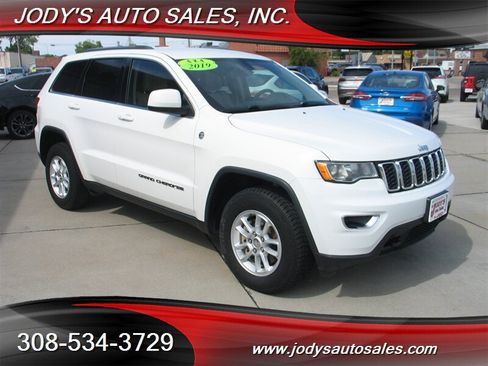 Used 2019 Jeep Grand Cherokee Laredo AWD/4WD image 1