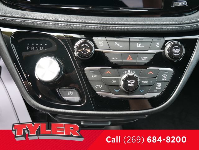 New 2027 Chrysler Pacifica Select FWD image 29